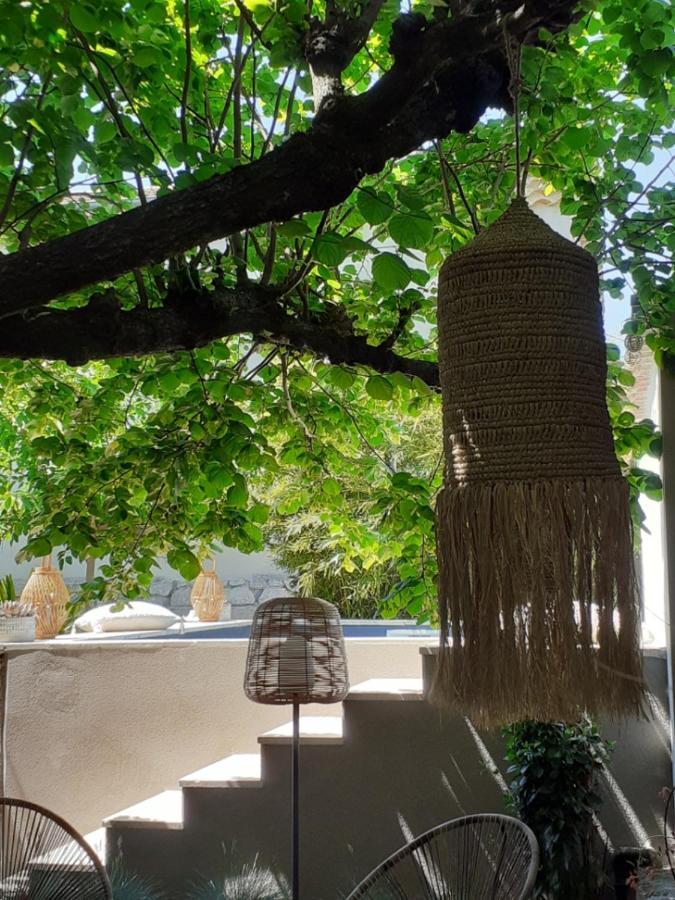 Sous Le Tilleul A Ruoms Dış mekan fotoğraf