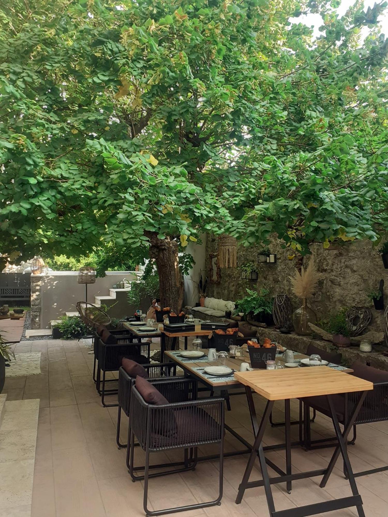Sous Le Tilleul A Ruoms Dış mekan fotoğraf
