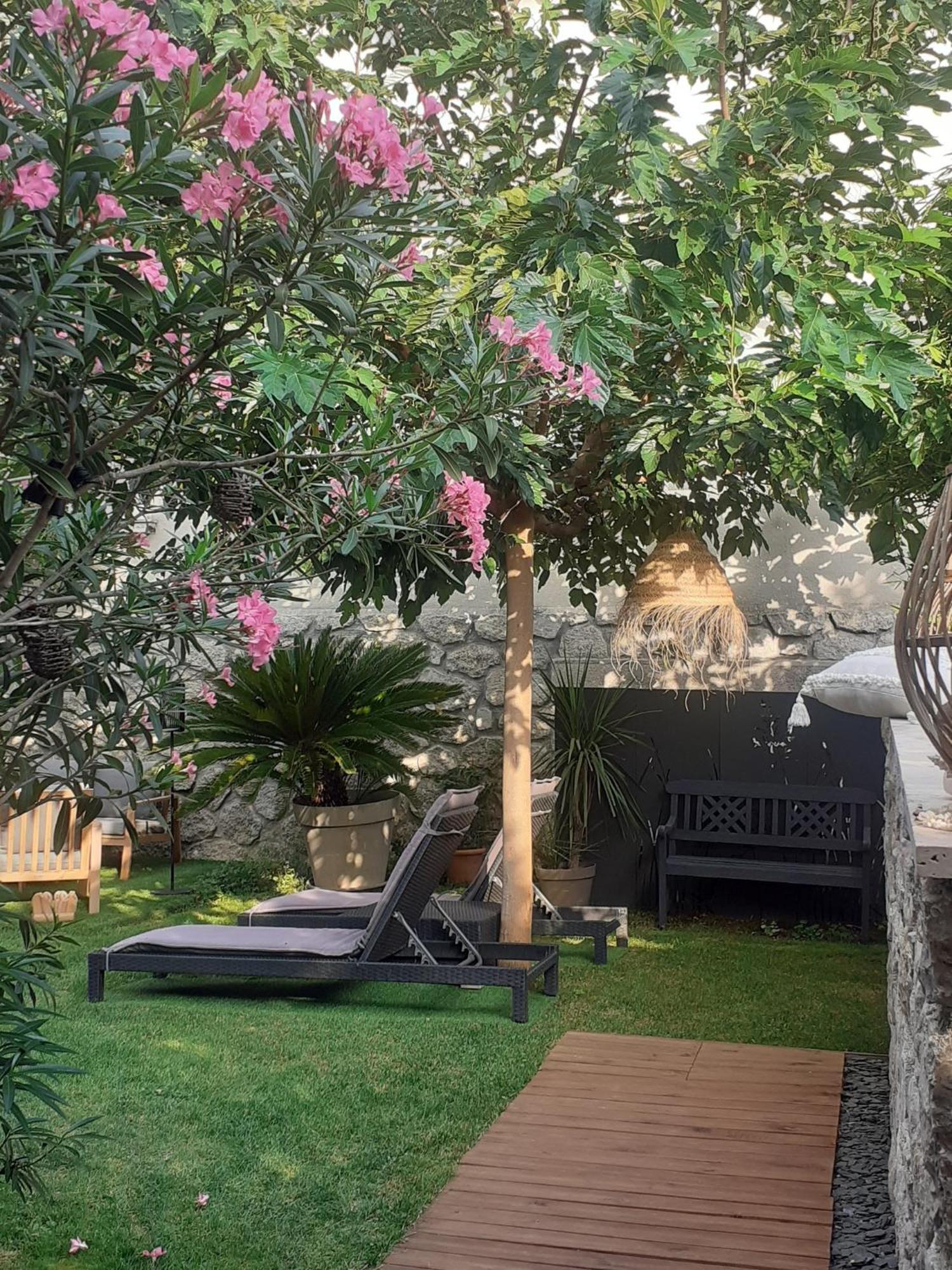 Sous Le Tilleul A Ruoms Dış mekan fotoğraf