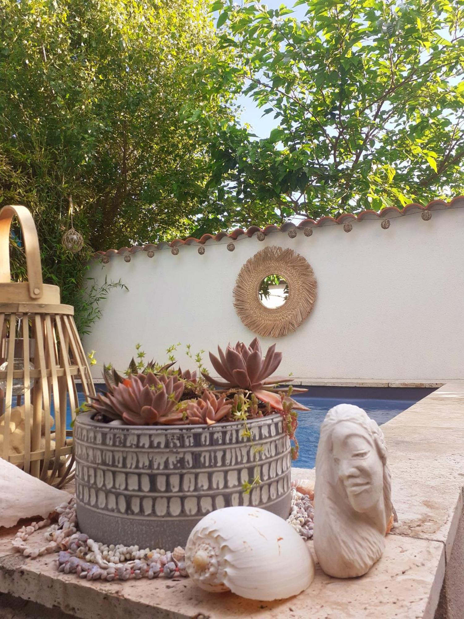 Sous Le Tilleul A Ruoms Dış mekan fotoğraf